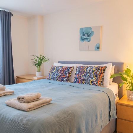 Stay In Our Stylish Flat! & Secure Building & Sleeps Up To 4 バーミンガム エクステリア 写真